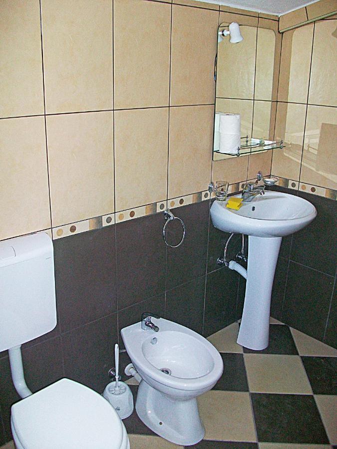Hoxha Rooms Ulcinj Værelse billede